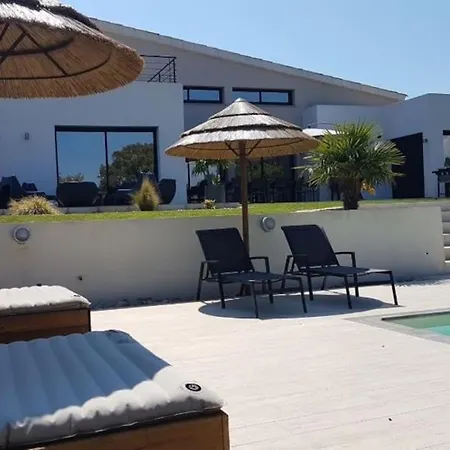 Villas-majos : Splendide Proche Pinarello, Plages A Pied. Villa